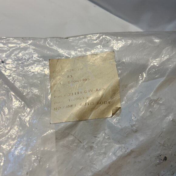 Honda Genuine Parts 71191-S9V-A00 New in Original Packaging - Picture 3 of 3